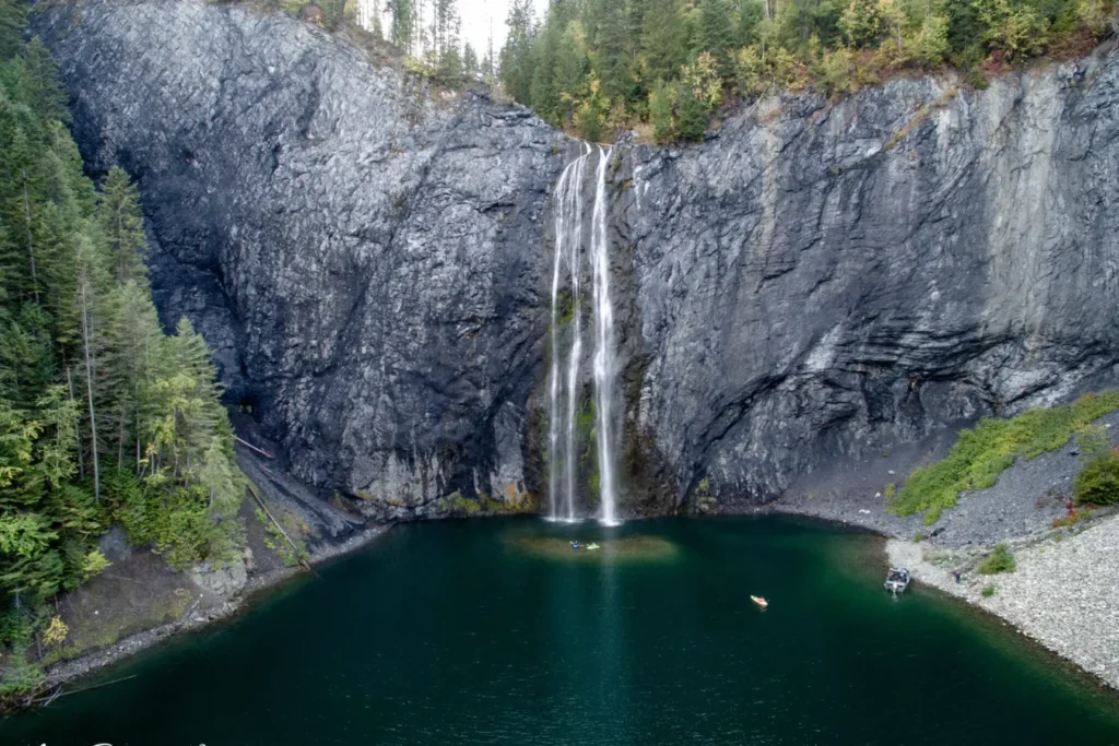 PeeWee Falls waterfall and boaters on the water